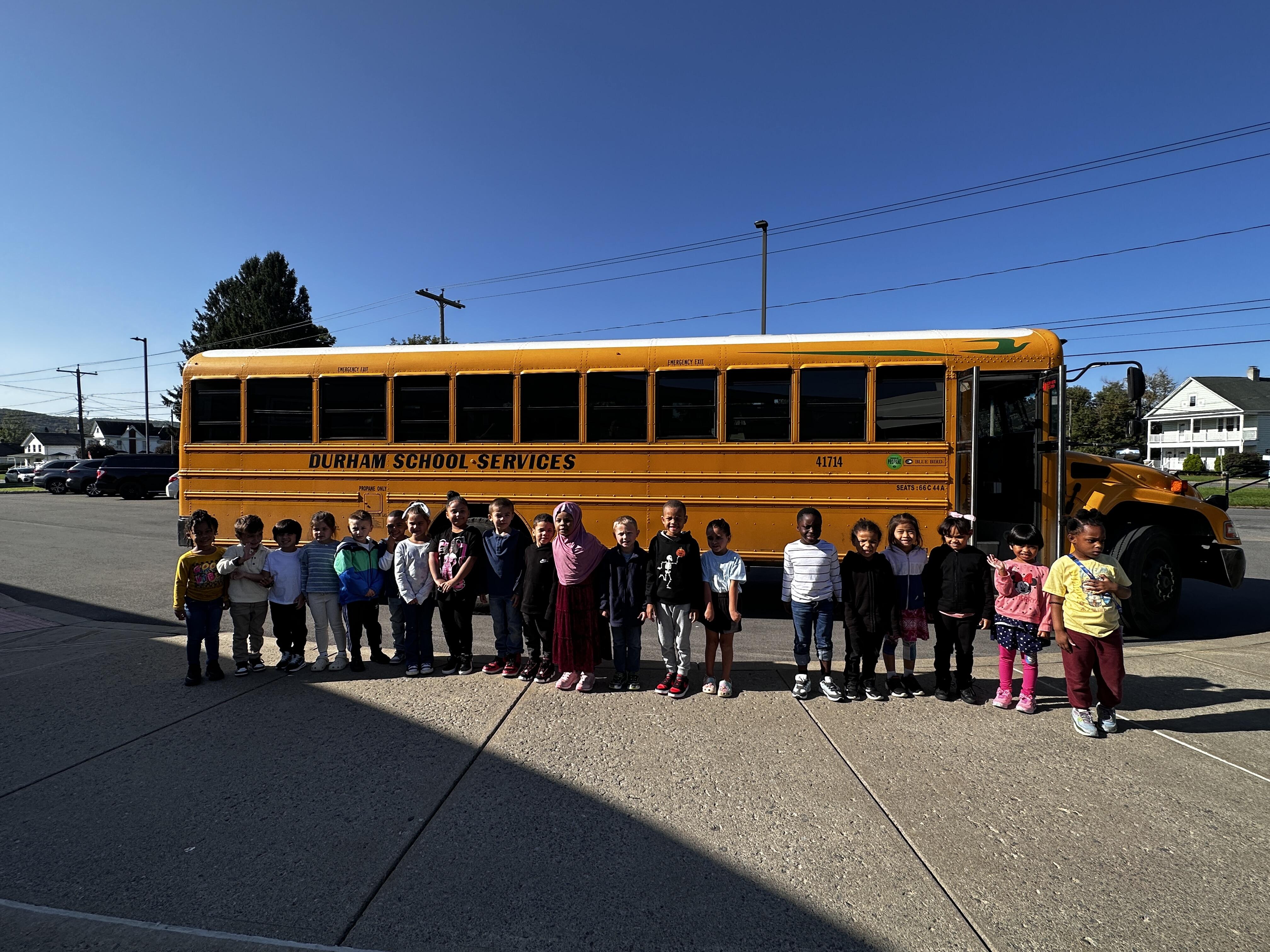 Học sinh trong cuộc diễn tập xe buýt tại trường Albany!