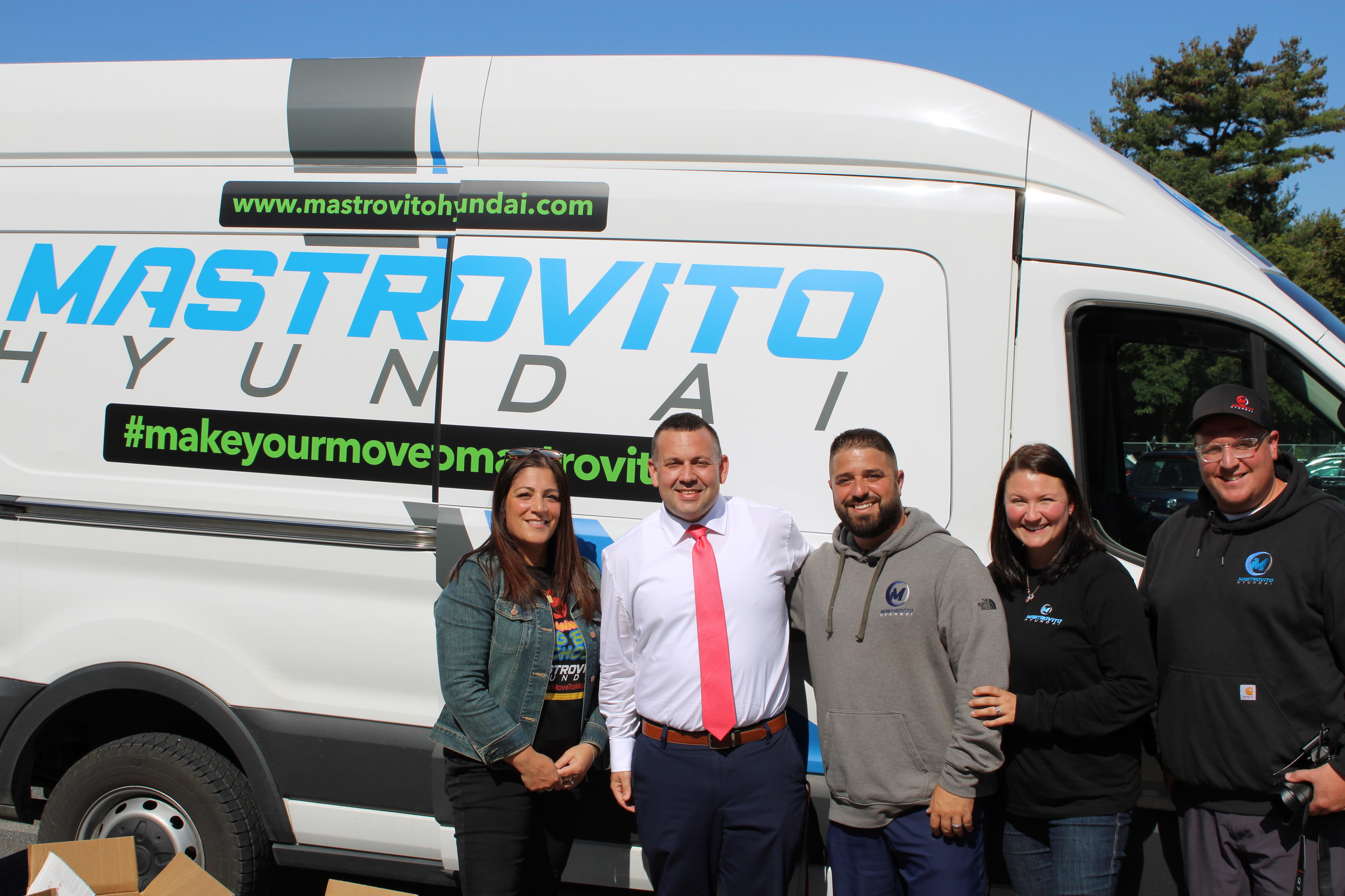Mastrovito Hyundai Bookmobile đã đến thăm trường Kernan!